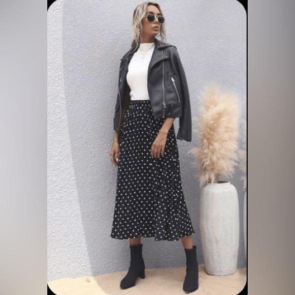 Soprano A-line black with white dots skirt - Picture 7 of 7